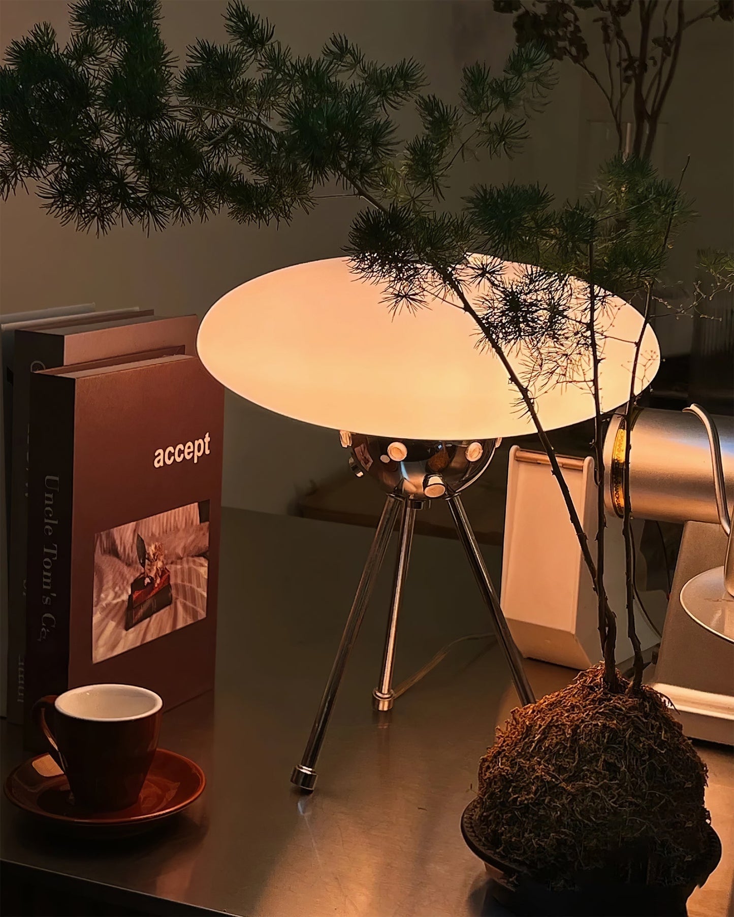 Bureaulamp met Glazen Koepel – UFO Ontwerp, LED Geschikt