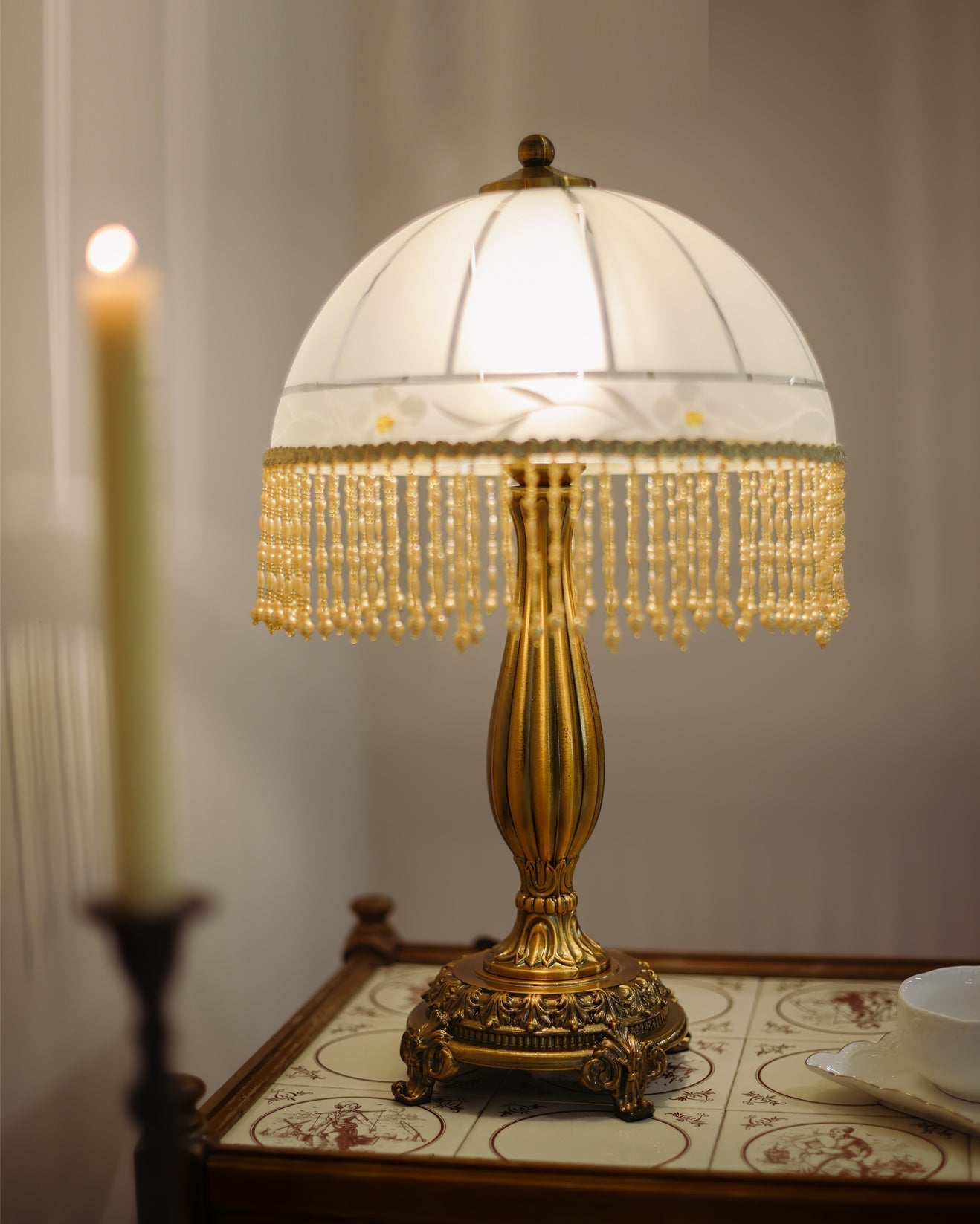 Tafellamp met Glazen Kap en Bloem Kwast Design voor Woonkamer en Slaapkamer