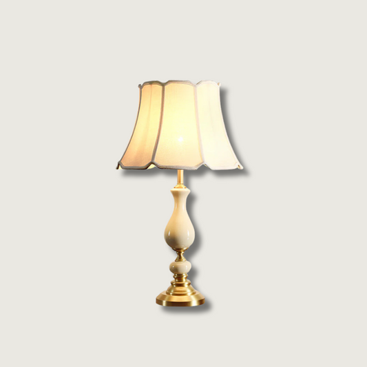 Keramische Tafellamp met Messing Details en Stoffen Kap voor Woonkamer en Slaapkamer