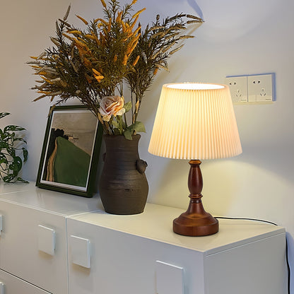 Bureaulamp met Walnoothouten Voet en Stoffen Lampenkap