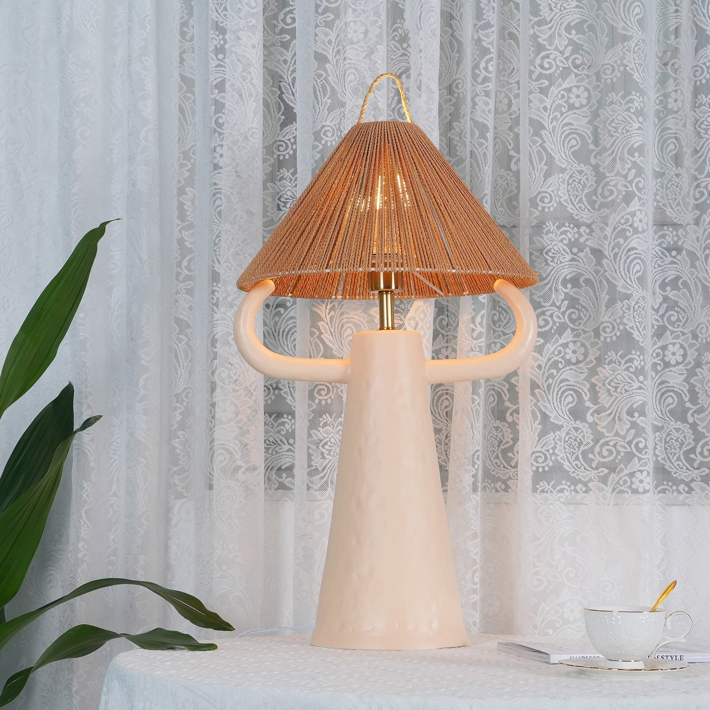 Keramische Tafellamp met Raffia Lampenkap en E27 Fitting