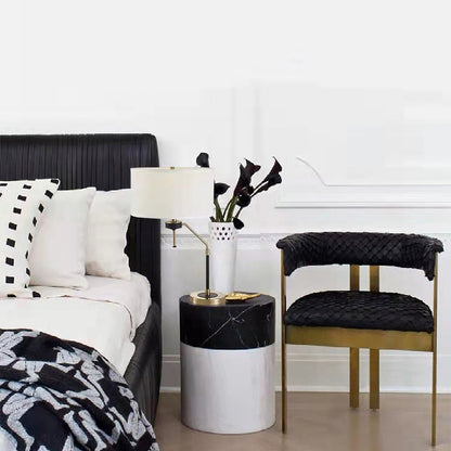 Tafellamp met Metalen Voet en Stoffen Lampenkap in Beige