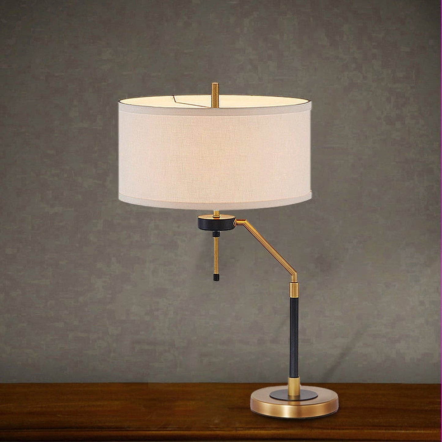 Tafellamp met Metalen Voet en Stoffen Lampenkap in Beige