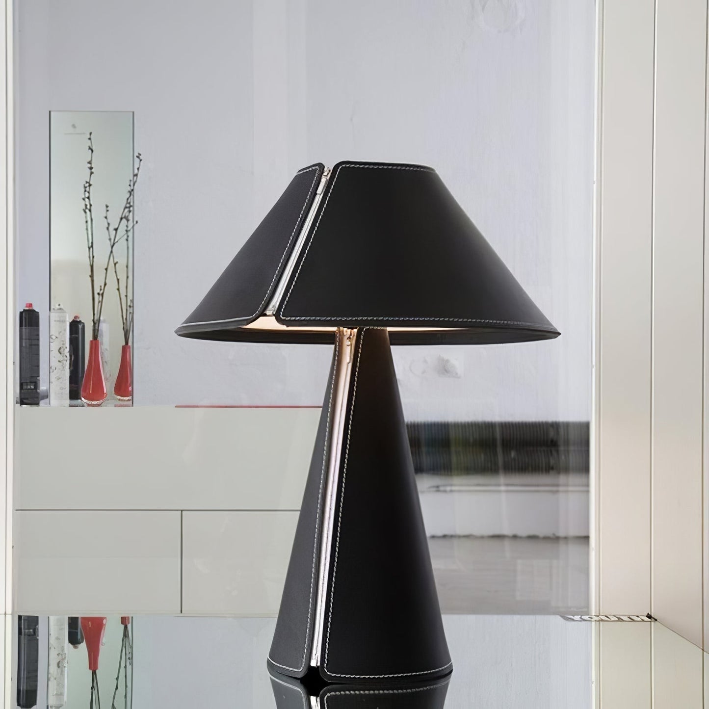Bureau Lamp met Leder en Metaal en E27 Fitting voor LED of Edison Lampen