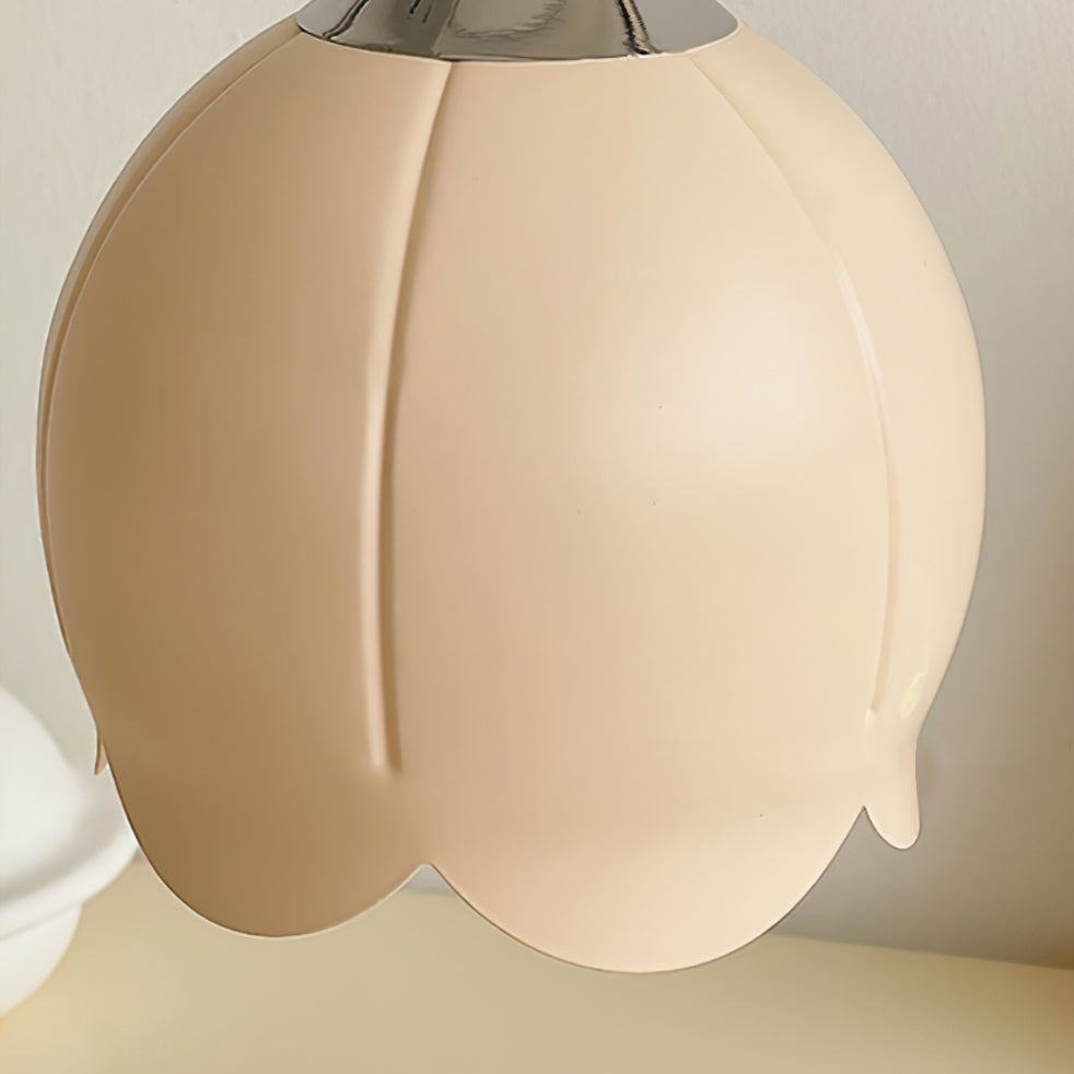Tafellamp met bloemvormige kap en geïntegreerde wax-melt functie