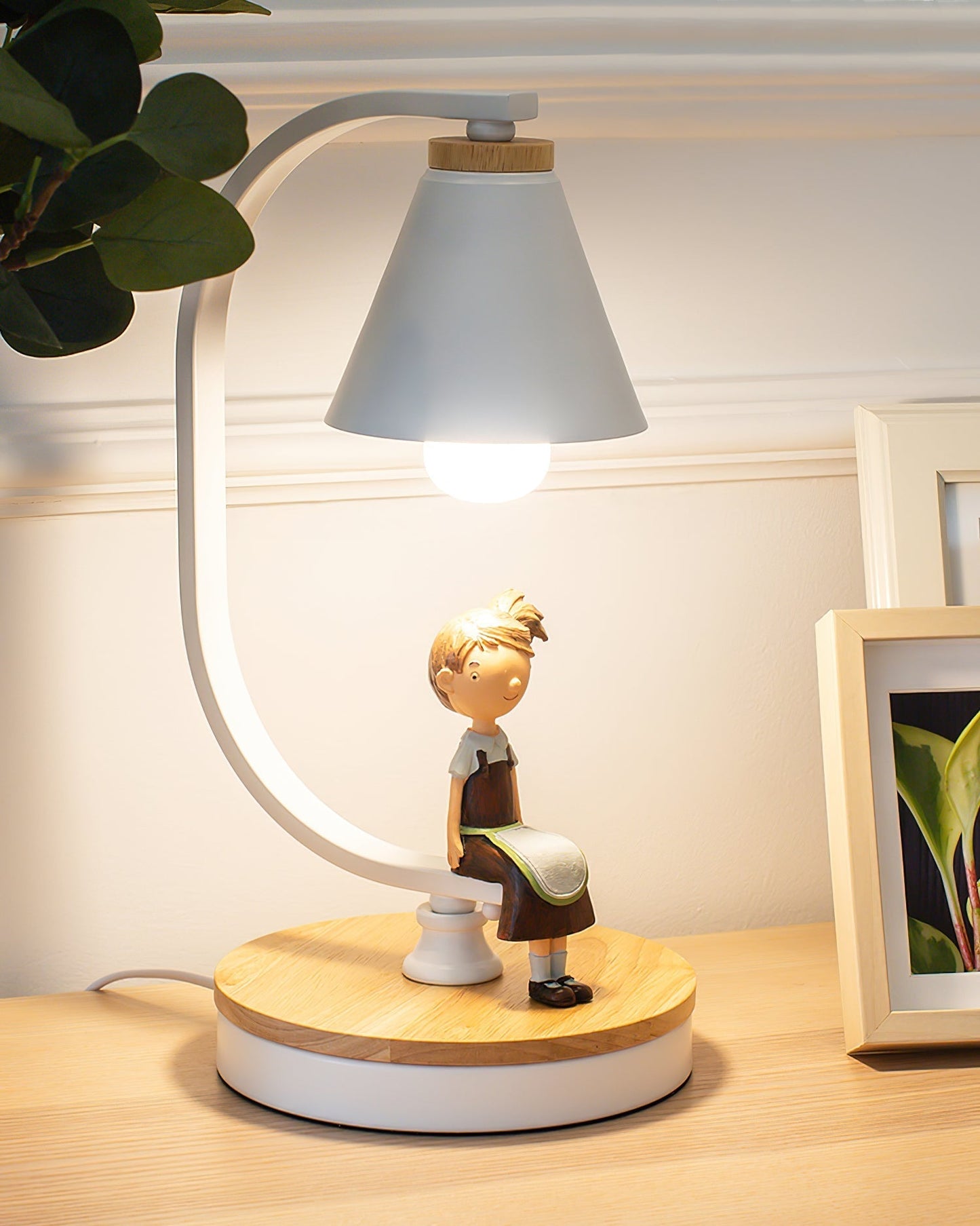 Bureaulamp met Houten Voet, Metalen Frame en Vogelaccent