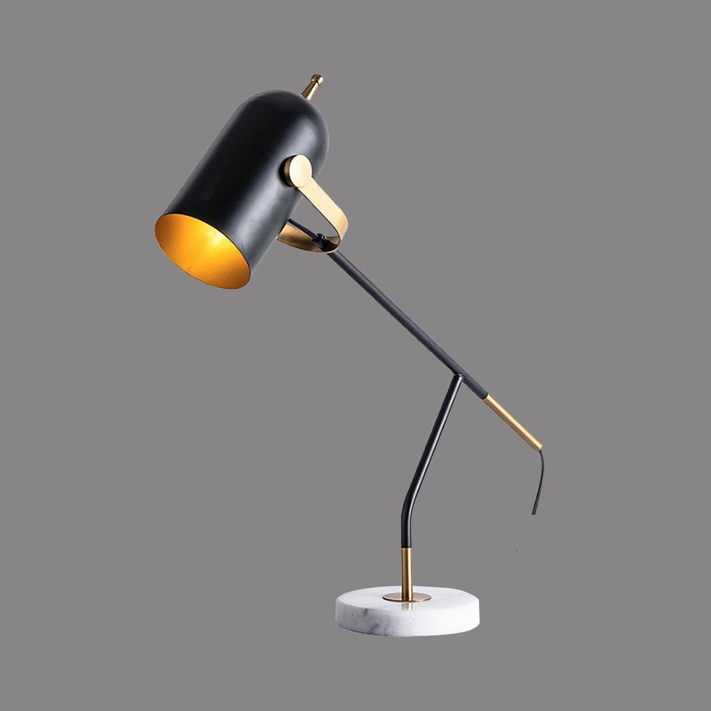 Bureau lamp met verstelbare focus en minimalistisch design voor werkruimtes