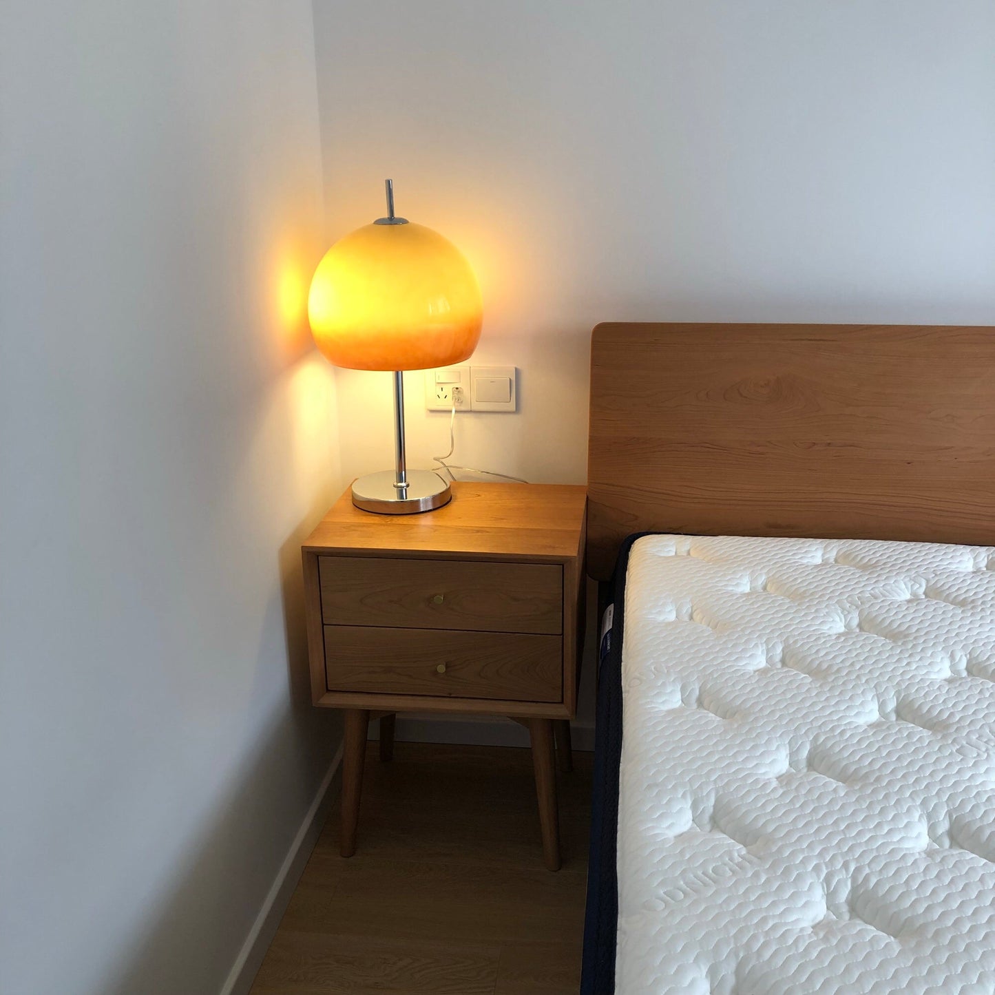 Tafellamp met Paddenstoelvorm en Bruine Glazen Kap voor Slaapkamer en Woonkamer