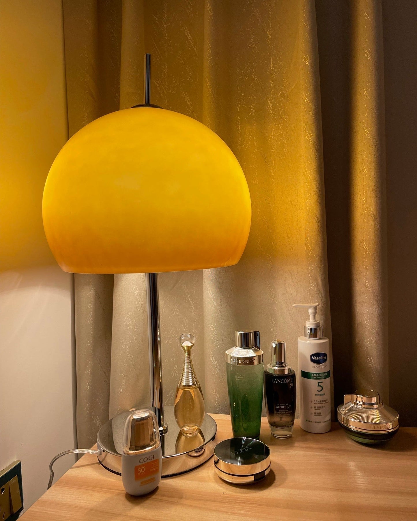 Tafellamp met Paddenstoelvorm en Bruine Glazen Kap voor Slaapkamer en Woonkamer