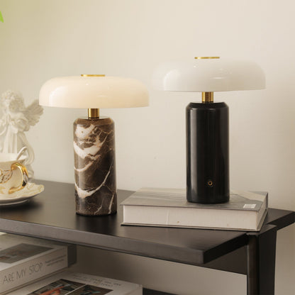 Bureaulamp met marmeren voet en glazen kap