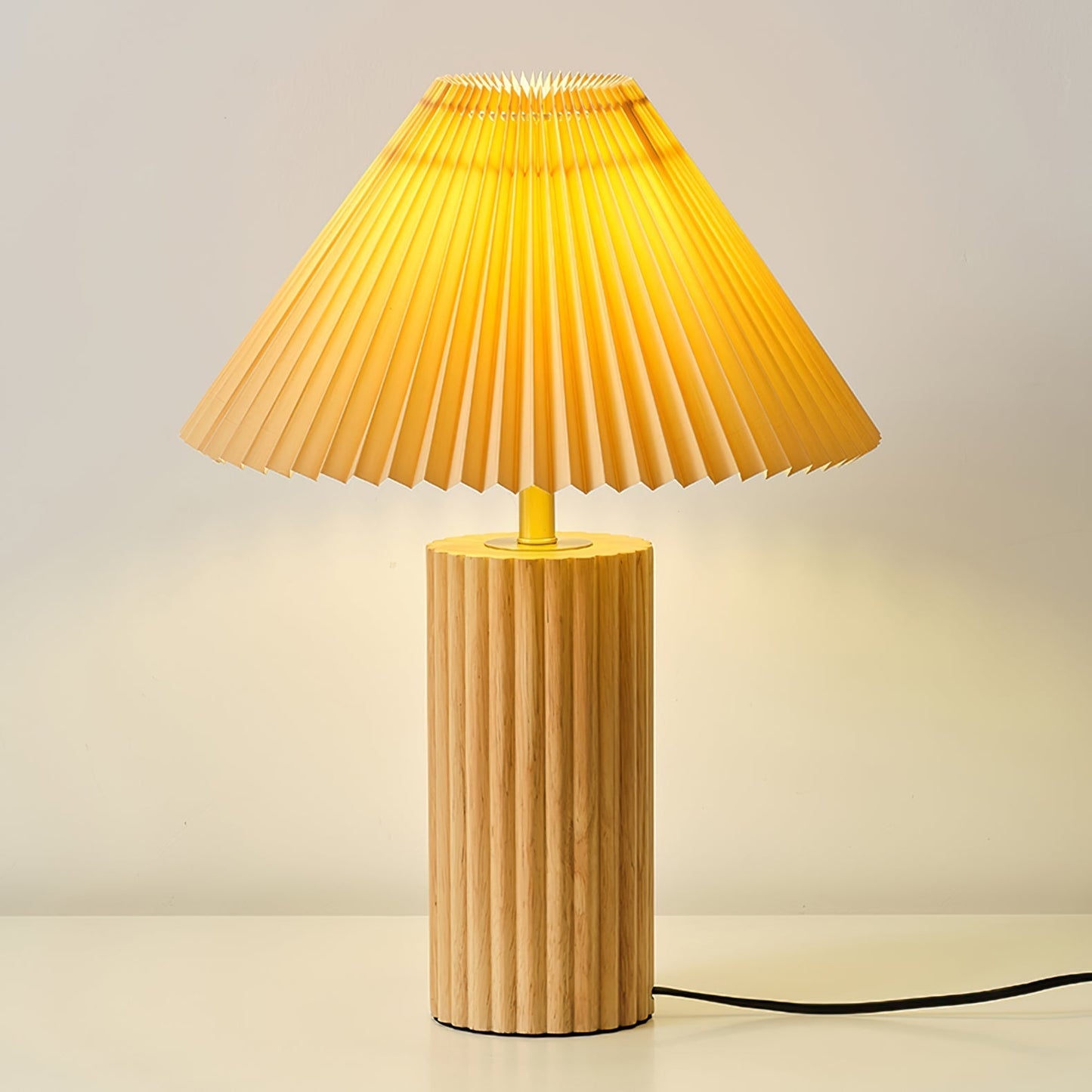 Tafellamp met Houten Voet en Stoffen Kap voor Binnenverlichting