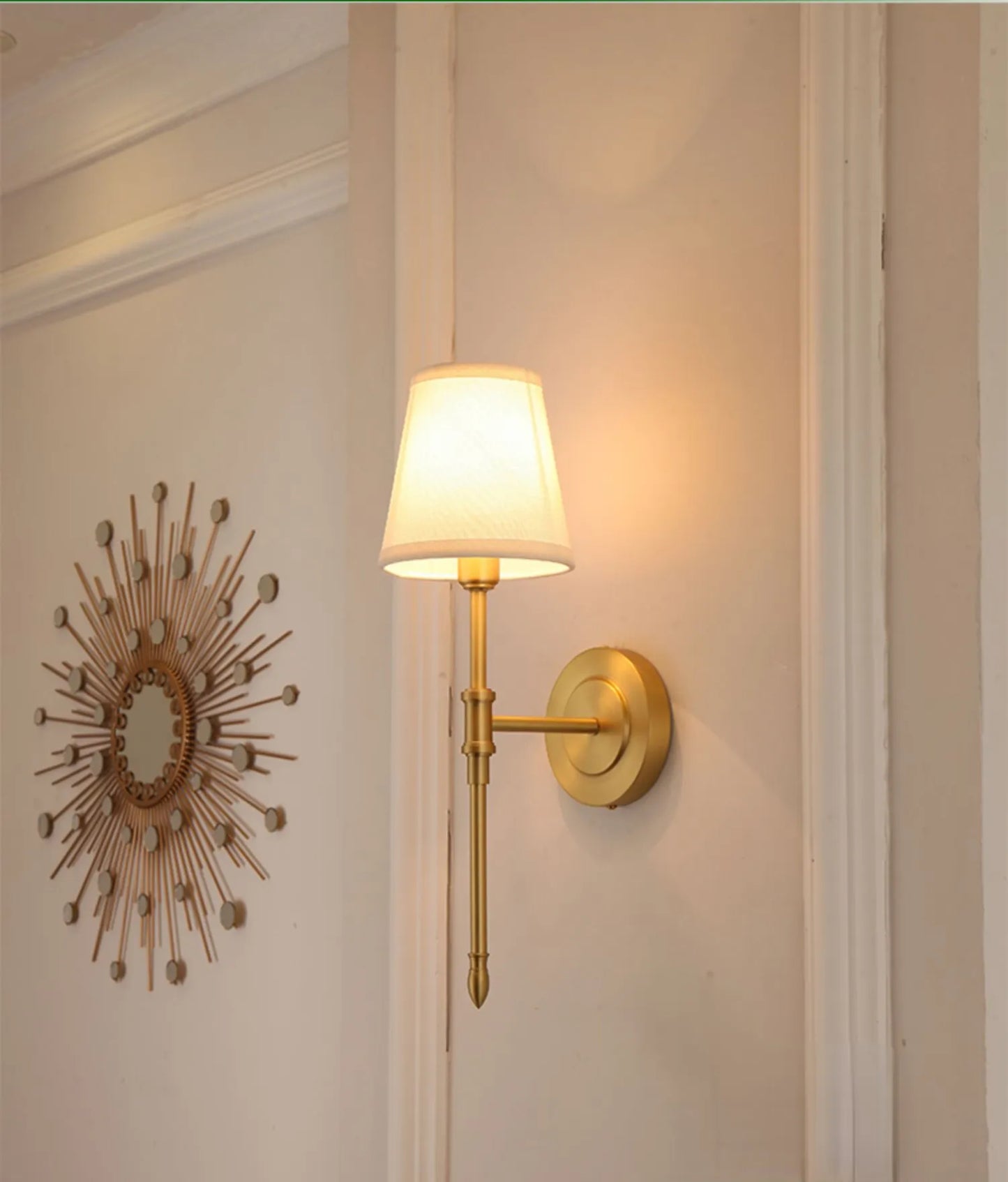 LED Wandlamp van Aluminium en IJzer in Zwart en Goud met Meerdere Formaten