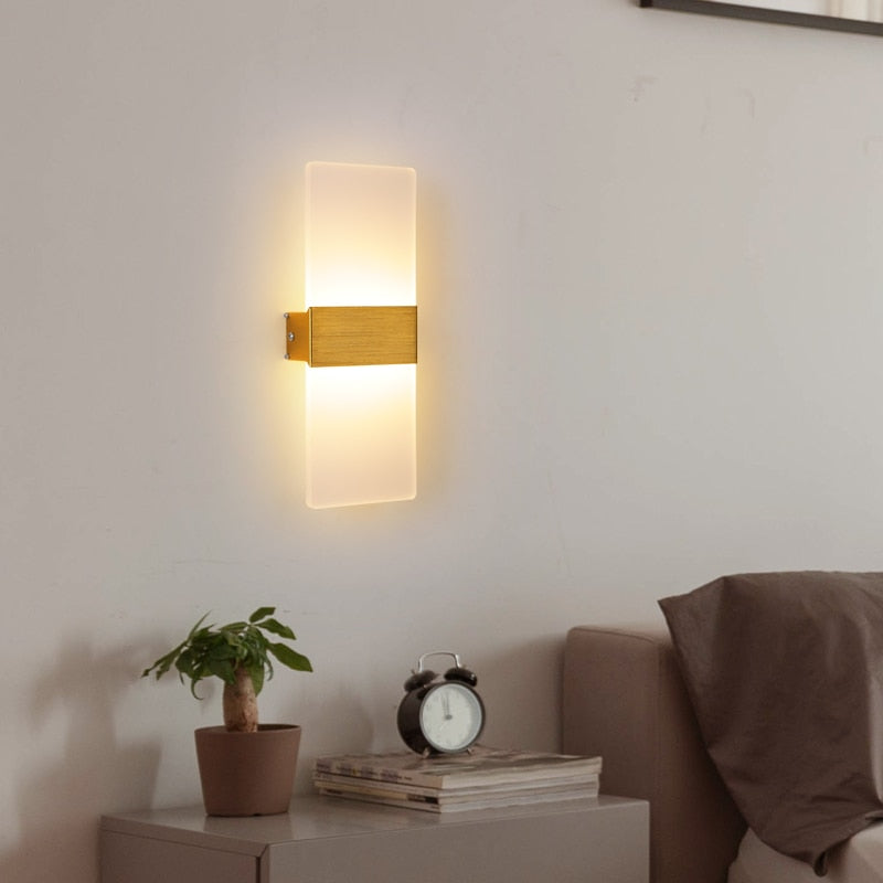 LED Wandlamp met Strak Design en Instelbare Lichtkleuren voor Slaapkamer en Woonruimte