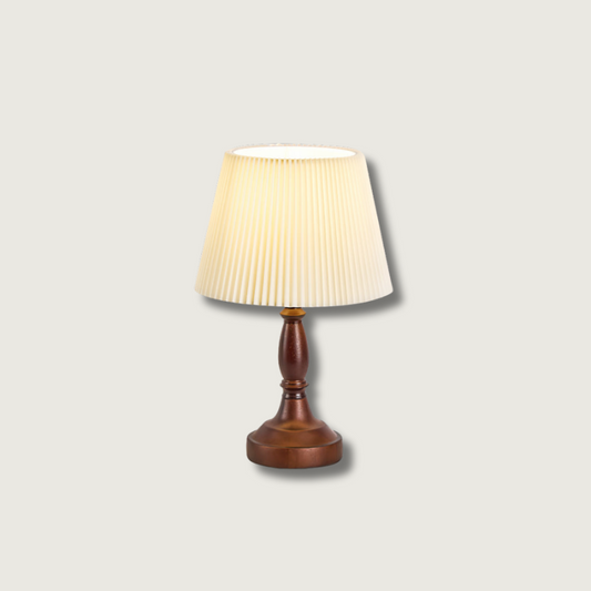 Bureaulamp met Walnoothouten Voet en Stoffen Lampenkap