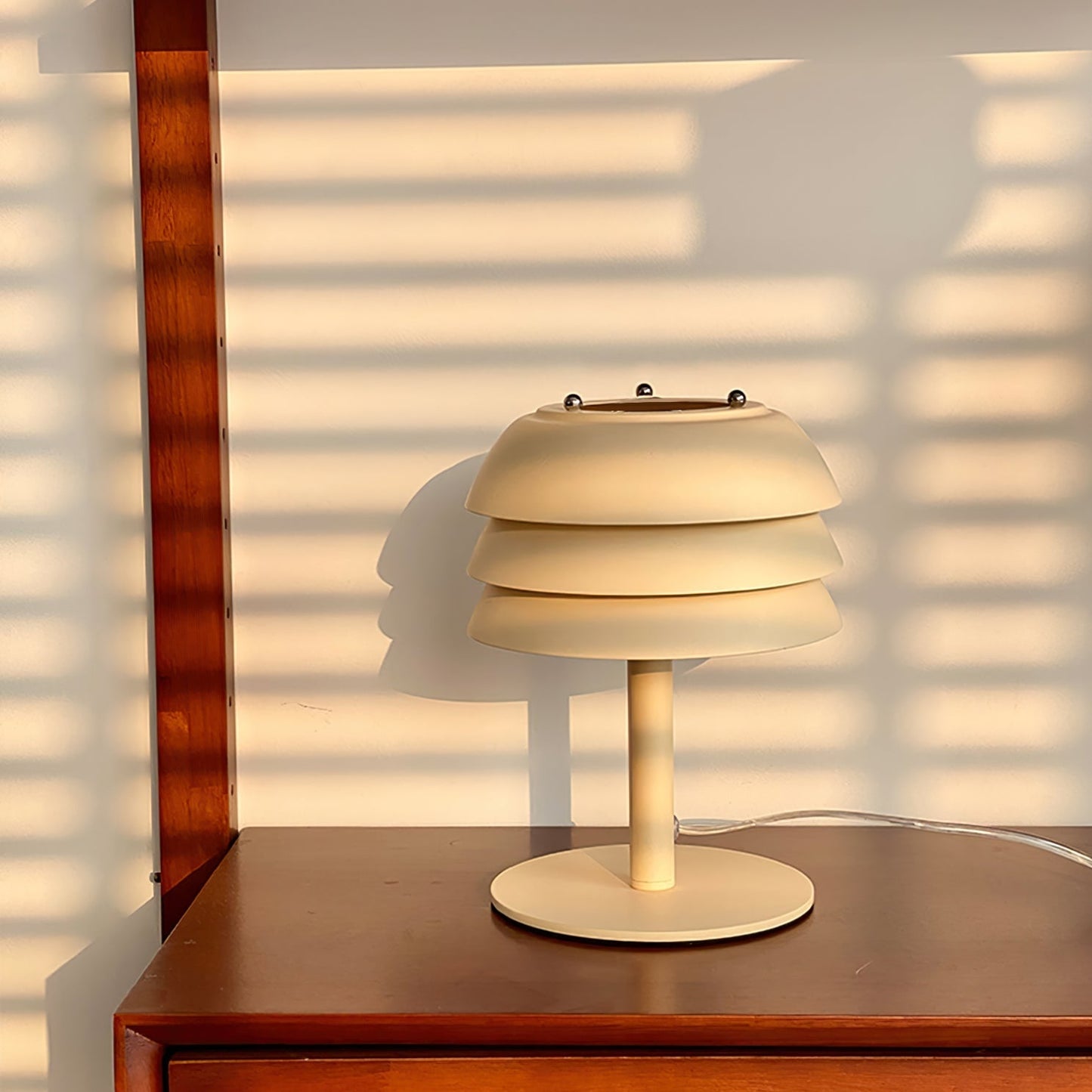 Metalen Bureaulamp met Gelaagd Ontwerp en E27 Fitting