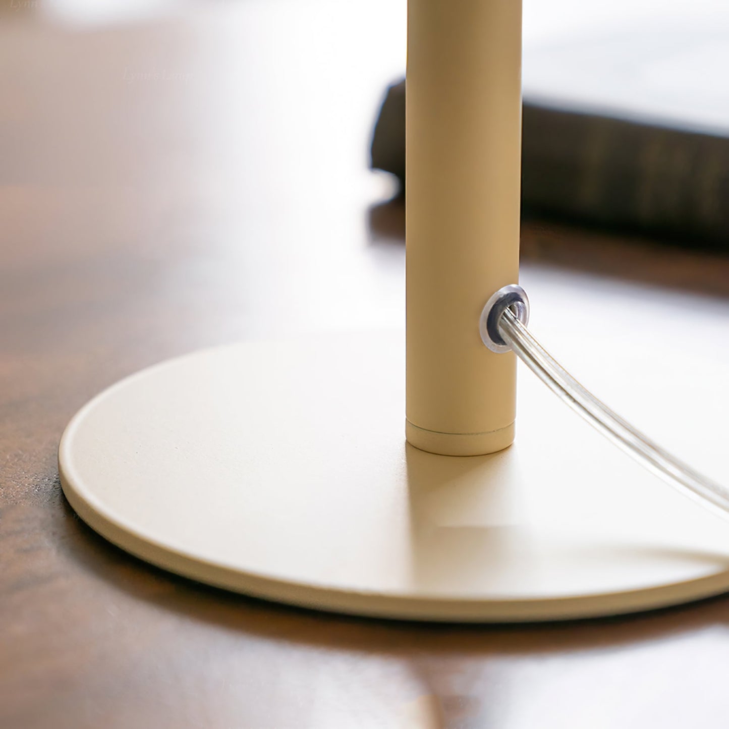 Metalen Bureaulamp met Gelaagd Ontwerp en E27 Fitting