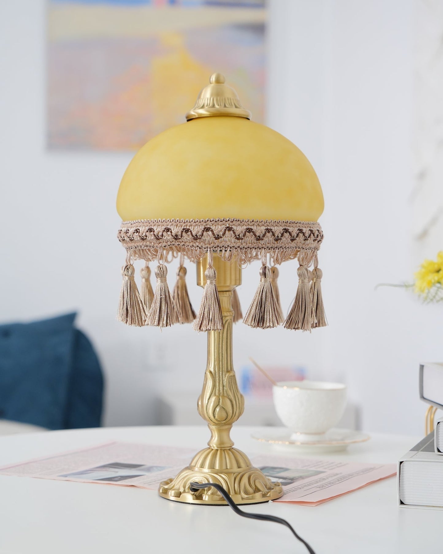 Bureaulamp met Franse Details en Stoffen Kwastjes